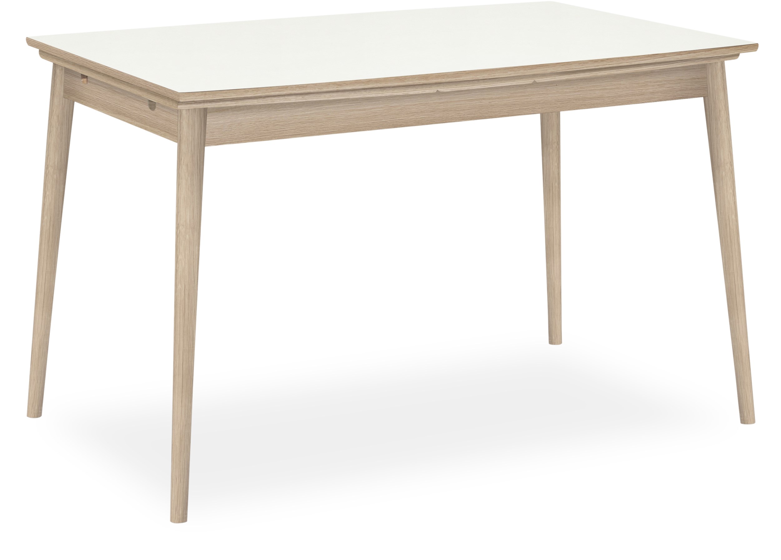Curve Spisebord 142 x 84 x 75 cm - 101 White højtrykslaminat, kant i hvidpigmenteret matlakeret eg og ben i massiv hvidpigmenteret matlakeret eg.